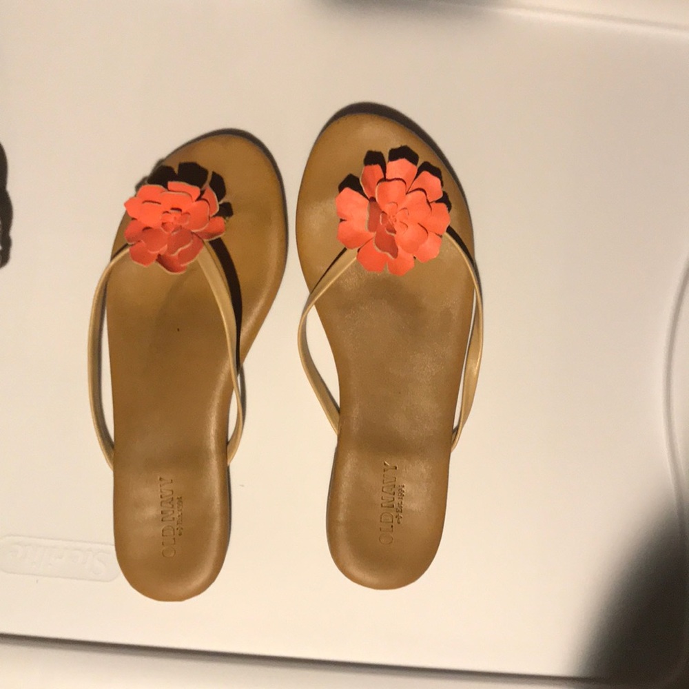 Old navy brown sandals with orange flower